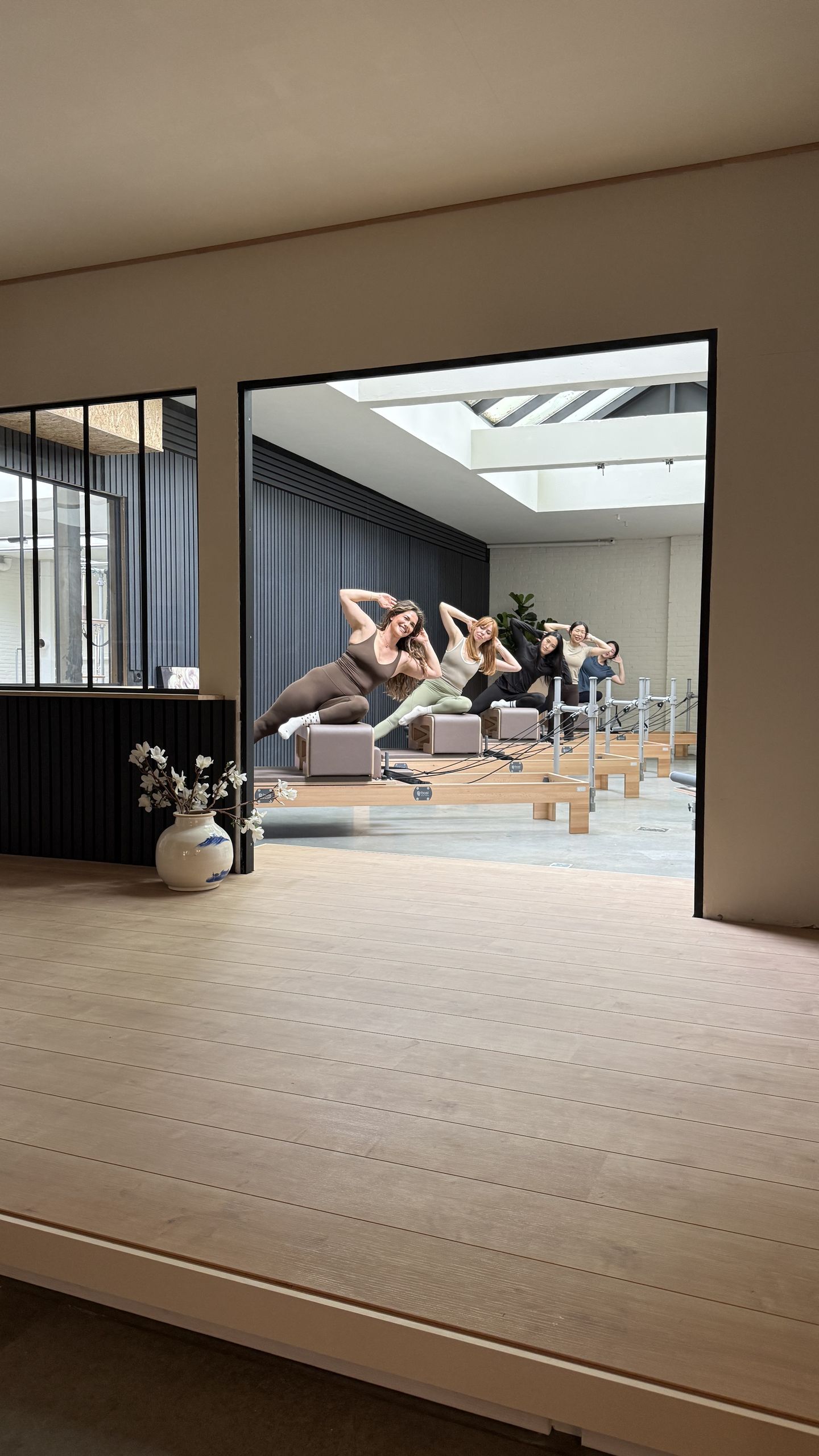 Reformer Studio andNow Amsterdam - bekeken vanuit de receptie