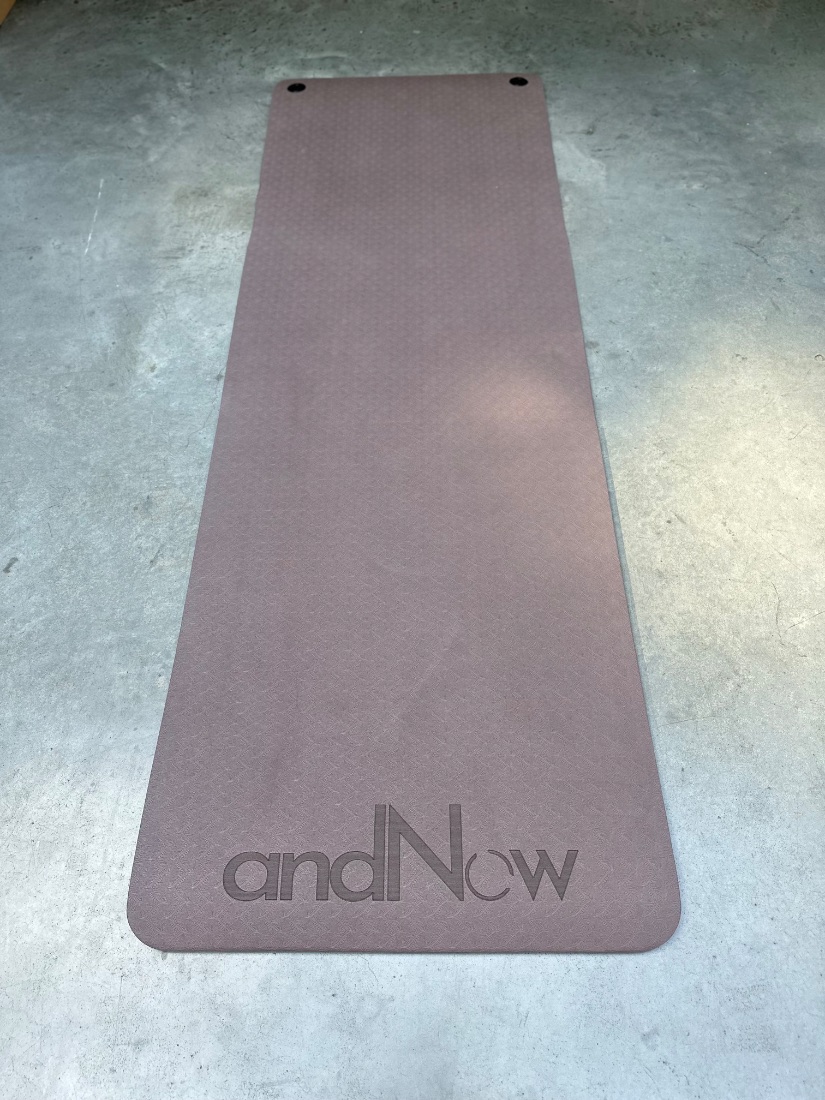Cool sand mat op de studiovloer